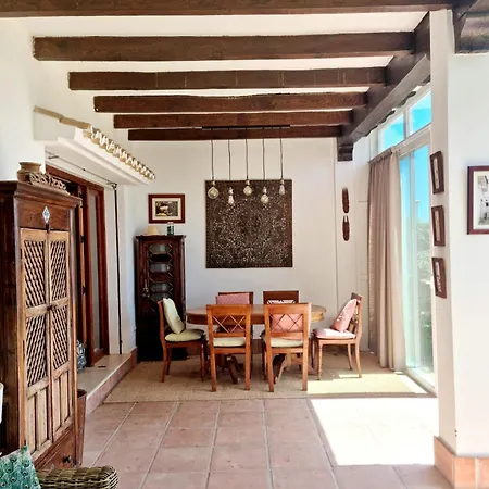 House Valleniza בית נופש *